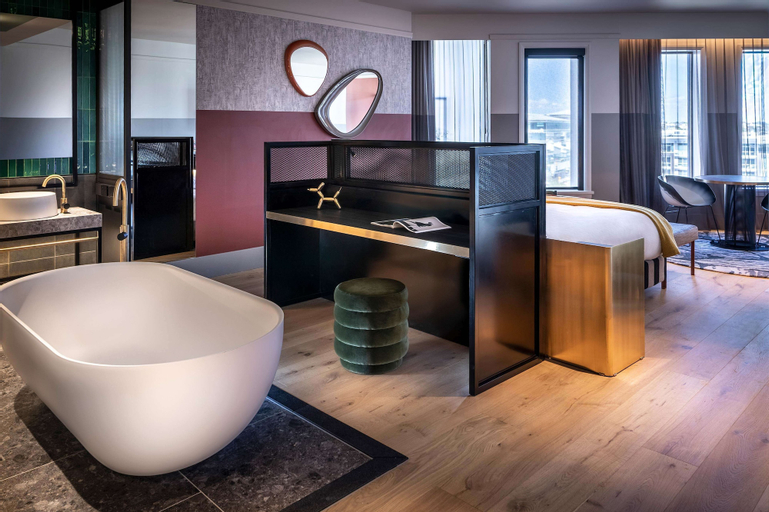 Bathroom 14