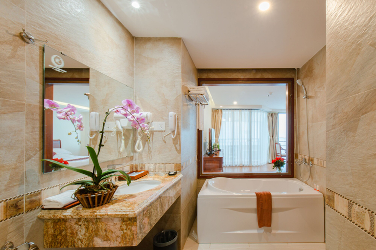 Bathroom 4, Red Sun Nha Trang Hotel, Nha Trang