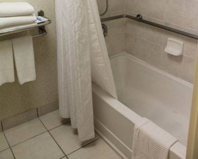 Bathroom 4, Hilton Palm Beach PBI, Palm Beach