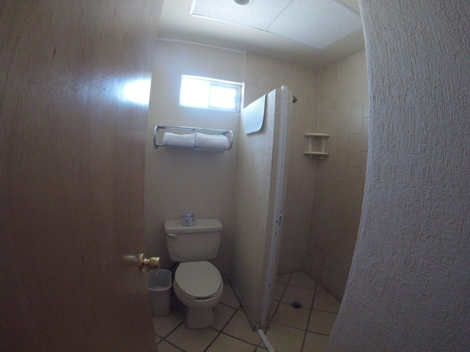 Bathroom 5, Hotel Suites Victoria, San Luis Potosí