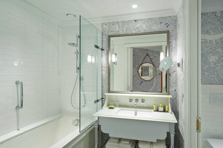 Bathroom 5, London Marriott Hotel County Hall, London