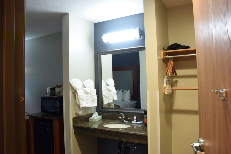 Bathroom 4, Best Western Newberg Inn, Yamhill