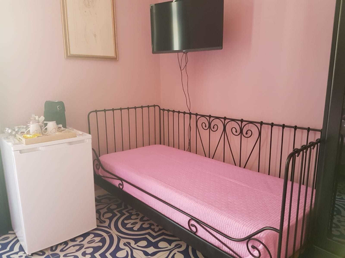 Bedroom 2, B&B Villa Italia, Salerno