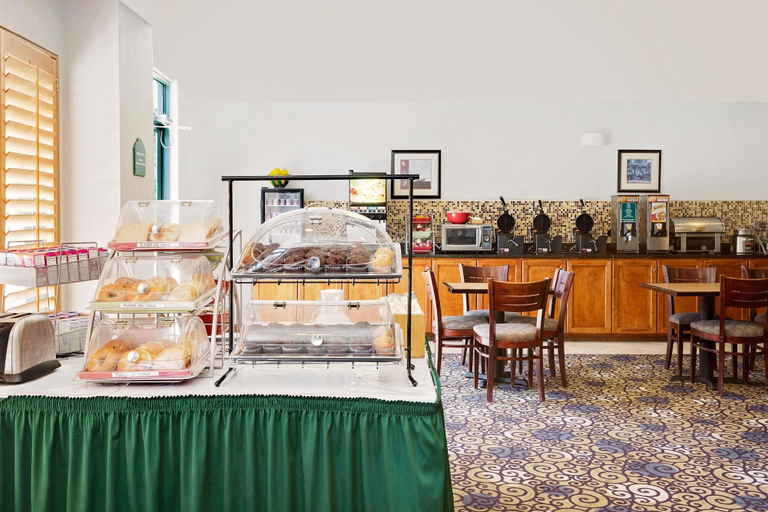 Food & Drinks 5, Wingate by Wyndham - Destin FL, Okaloosa