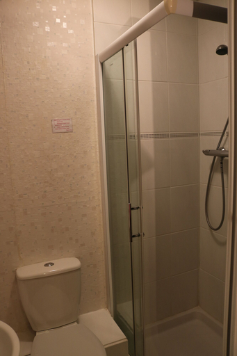 Bathroom 4, Anand Lodge, Kent