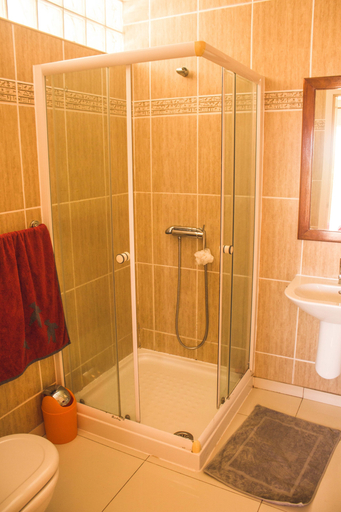 Bathroom 3, Restaurante Baia Guest House