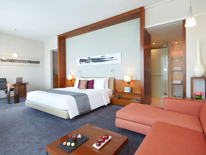 Bedroom 3, Novotel Hong Kong Citygate, New Territories