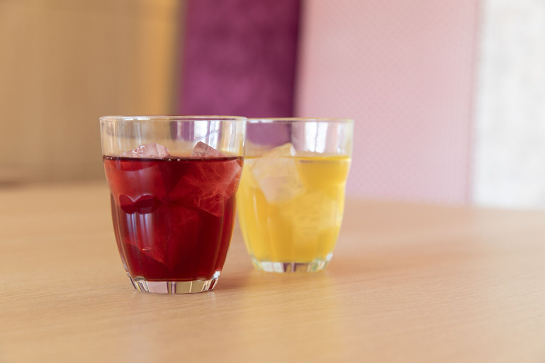 Food & Drinks 12