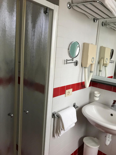 Bathroom 5, Hotel Colombo, Venezia