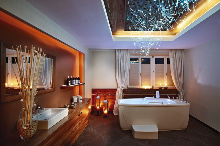 Bedroom 4, Mountain & Spa Resort Alpbacherhof, Kufstein