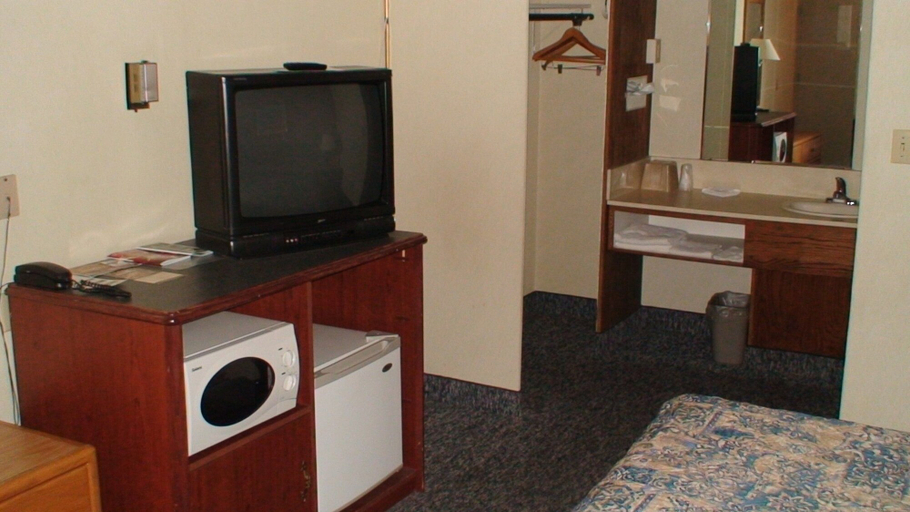 Bedroom 3, Budget Inn Express Bismarck, Burleigh