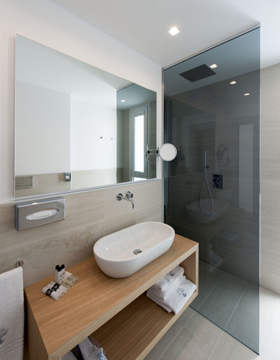 Bathroom 5, Hotel Le Soleil, Venezia