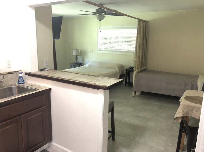 Others 5, Aarons Cottage, Hawaii