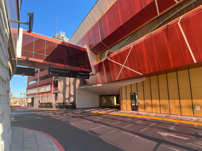 Exterior & Views 2, Ahern Hotel Las Vegas, Clark