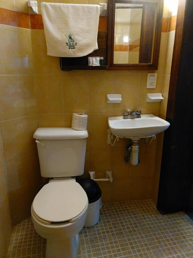 Bathroom 4, Casa de los Arcangeles, San Cristóbal de las Casas
