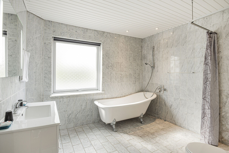 Bathroom 5, Hotel Falken, Ringkøbing-Skjern
