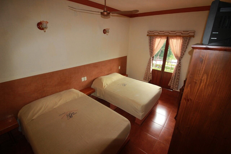 Bedroom 3, Hotel & Suites Posada Molina, Zoquiapan