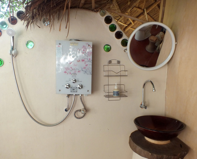 Bathroom 4, Chiang Dao Roundhouses, Chiang Dao