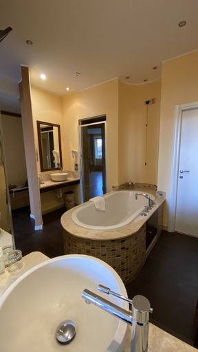 Bathroom 4, Vogue Hotel, Arezzo