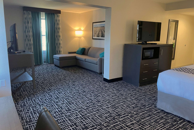 Bedroom 3, La Quinta Inn & Suites by Wyndham Jonesboro, Craighead