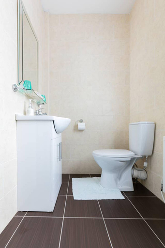 Bathroom 3, Homely wee House, Belfast