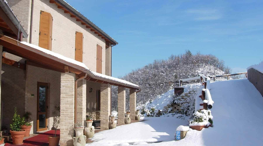Exterior & Views 2, Colleverde Country House Beauty&Wellness, Pesaro E Urbino