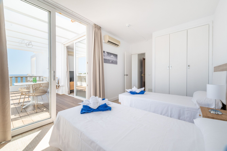 Bedroom 3, Orange Colom Seaside Apartments, Baleares