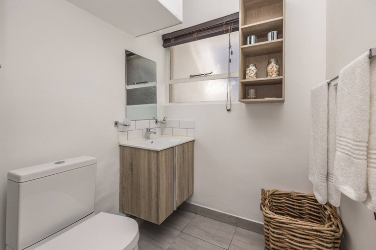 Bathroom 3, Centrally Located 2 Bedroom Apartment in Cape Town, City of Cape Town