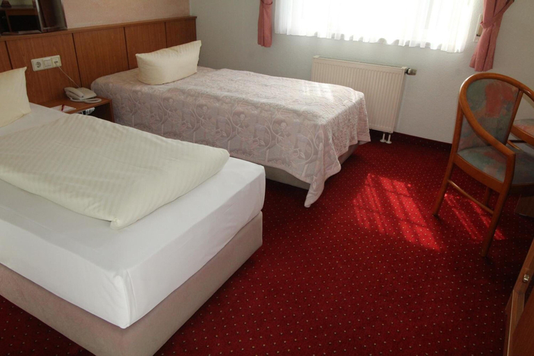 Bedroom 3, Hotel Weisser Schwan, Erfurt