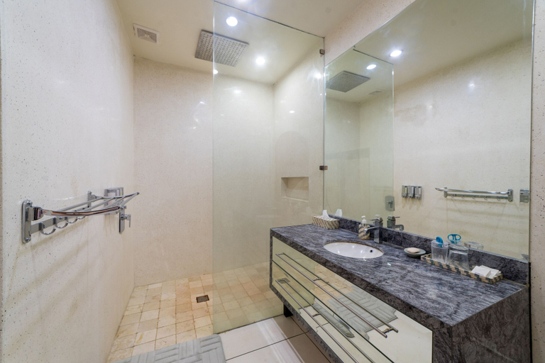 Bathroom 5, Villa Costa Sanur, Denpasar