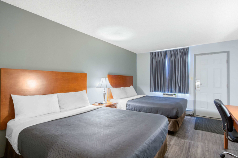 Bedroom 3, Econo Lodge, Division No. 6