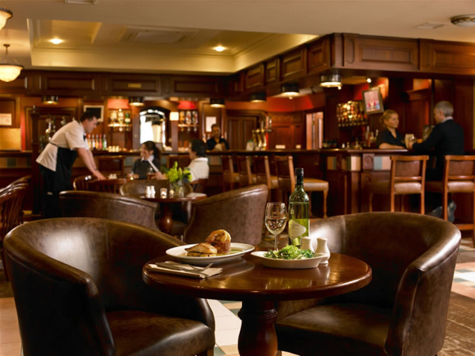 Food & Drinks 5, Downings Bay Hotel