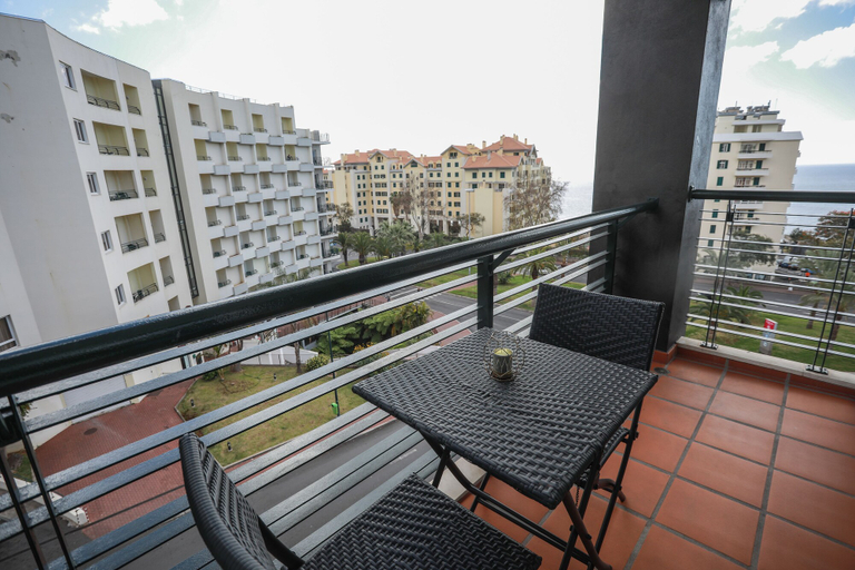 Others 5, Forum Apartment, Funchal