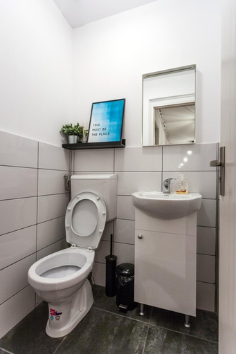 Bathroom 2, Benjamin Franklin Suite, Municipiul Bucuresti