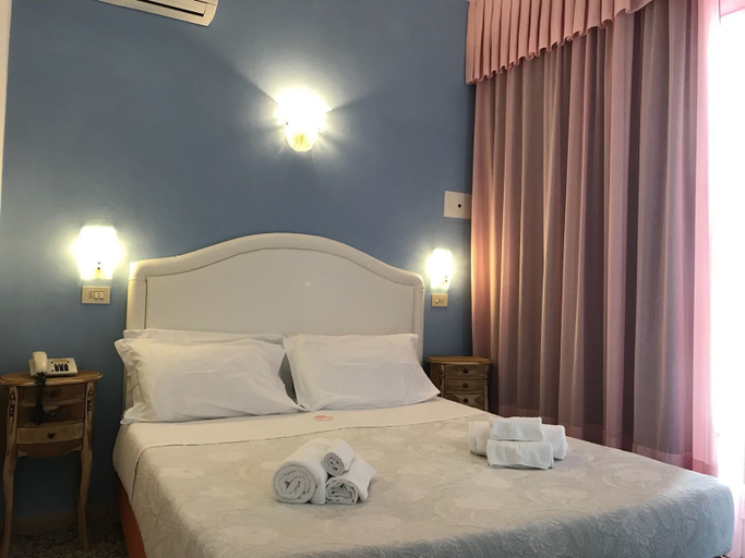Bedroom 2, Hotel Negresco, Ravenna