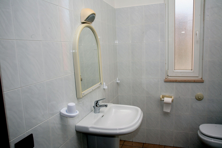 Bathroom 3, Hotel Immagine, Foggia