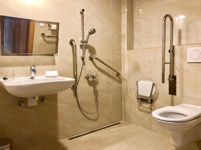 Bathroom 4, Tatraline, Liptovský Mikuláš