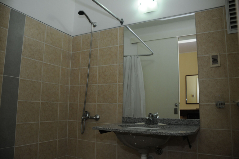 Bathroom 4, Hotel California, Montevideo