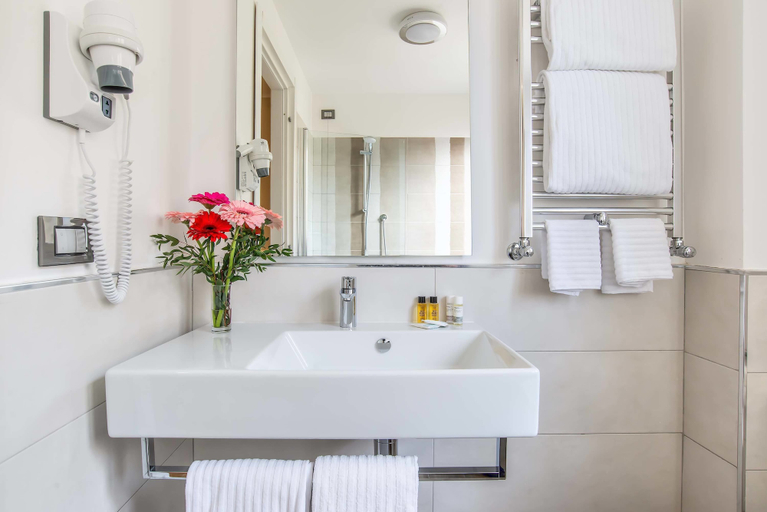 Bathroom 5, Fragrance Hotel St. Peter, Roma