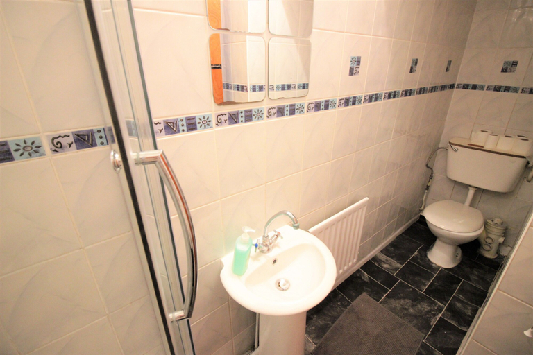 Bathroom 2, BRU - Guest Apartment, London