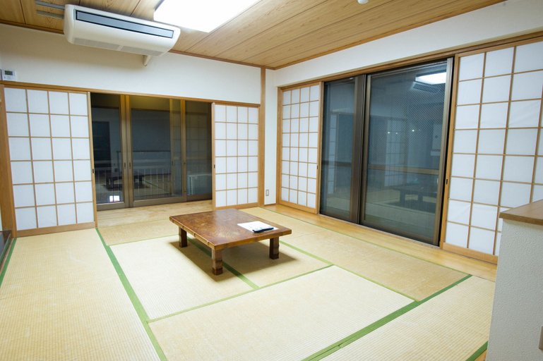 Others 5, A-yard, Ōme