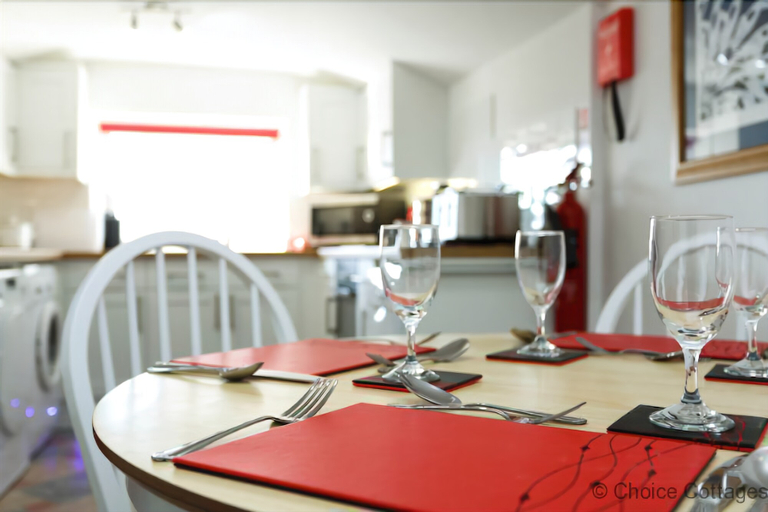 Food & Drinks, Croyde Wonky Cottage 1 Bedroom, Devon