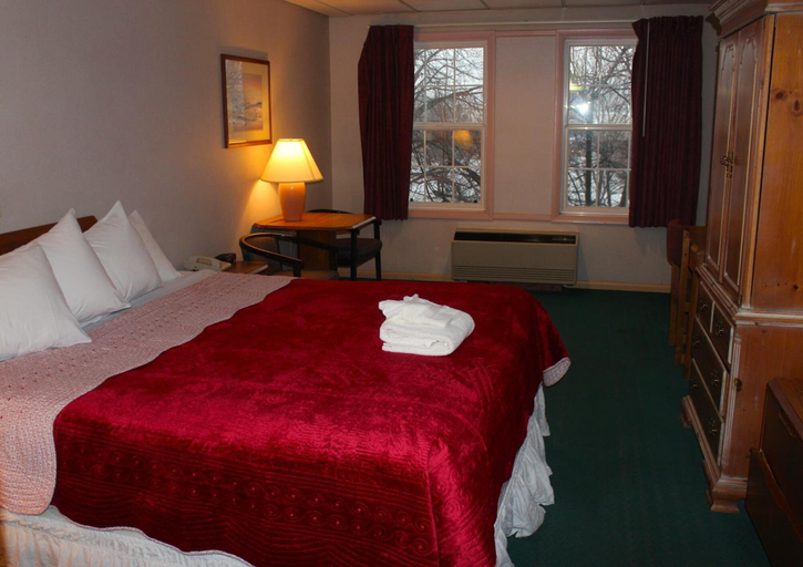 Bedroom 4, Anchorage Inn, Chittenden