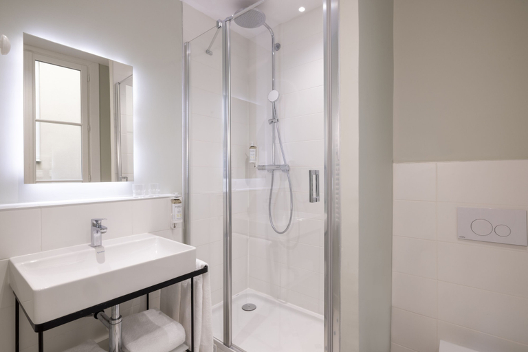 Bathroom 4, Hôtel de Suez, Paris