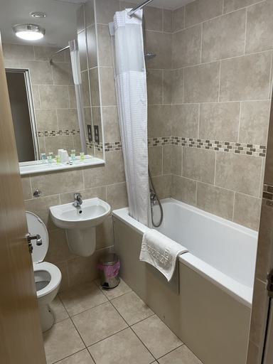 Bathroom 4, 19th Hole Hotel, Angus