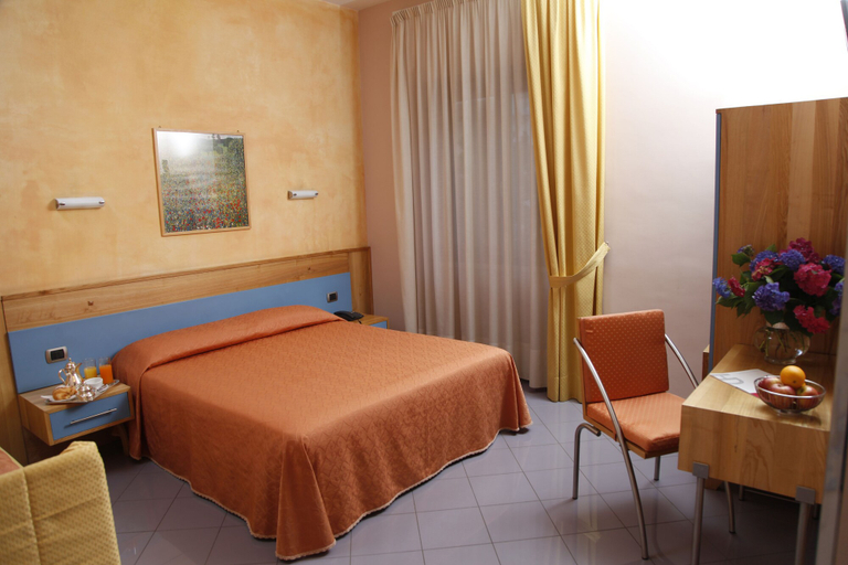 Bedroom 3, Diana Pompei, Napoli