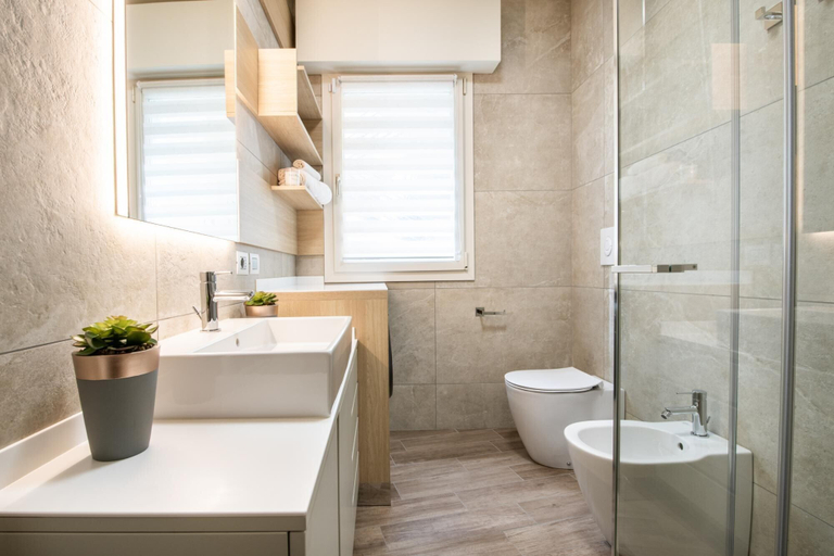 Bathroom 5, Renzi 23 in Cattolica, Rimini