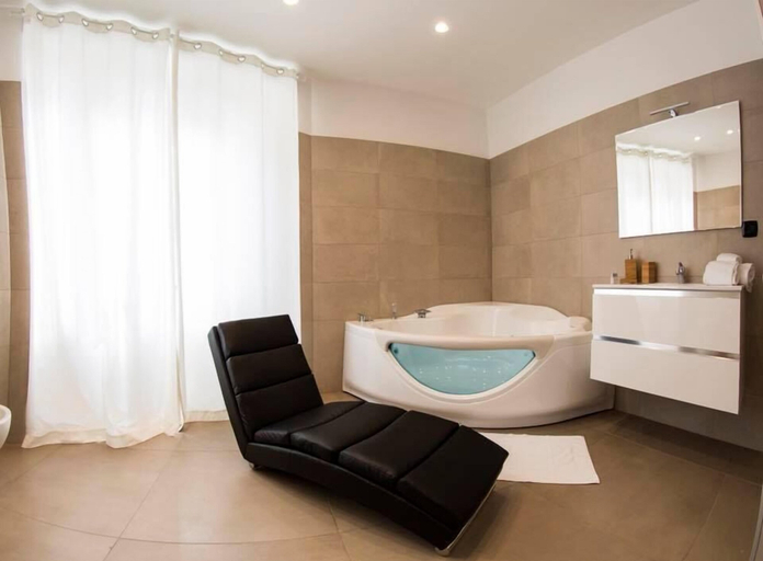 Bathroom 5, Al Tartarughino B&B, Napoli