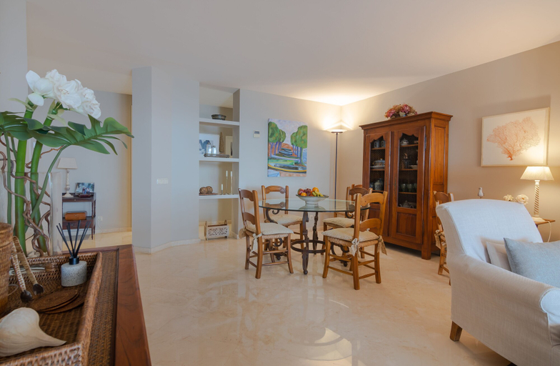 Others 5, Super Front Line Location Apartment - Heated Pool, Málaga