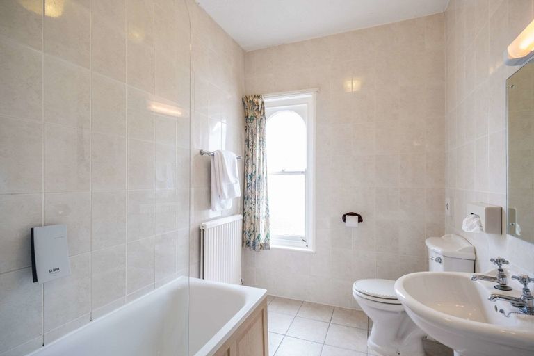 Bathroom 4, The Dolphin Hotel, Norfolk